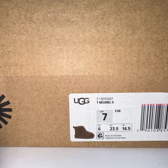 UGG Kids Tan Boots - Picture 12 of 14